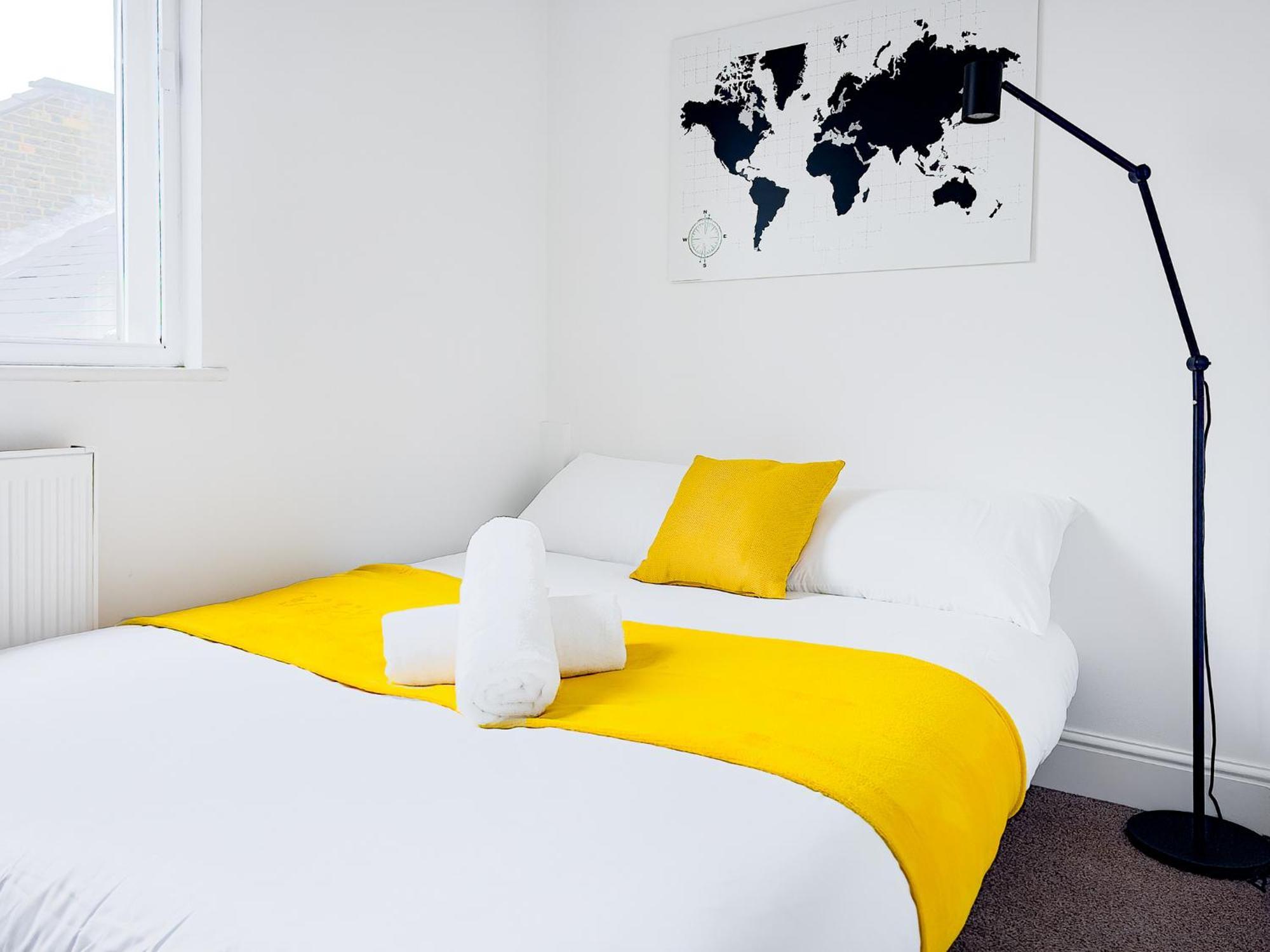 Charming London Home, Opp Arnos Grove Underground Station, Parking New Southgate Exterior photo